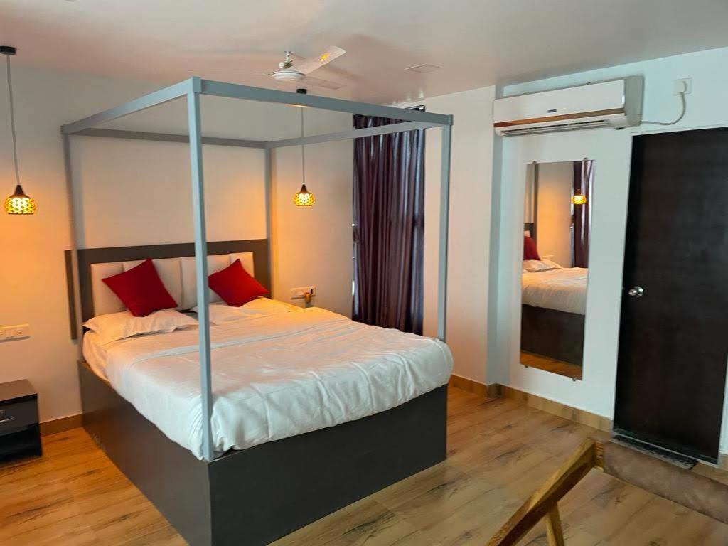 Bliss Rooms Alībāg Esterno foto