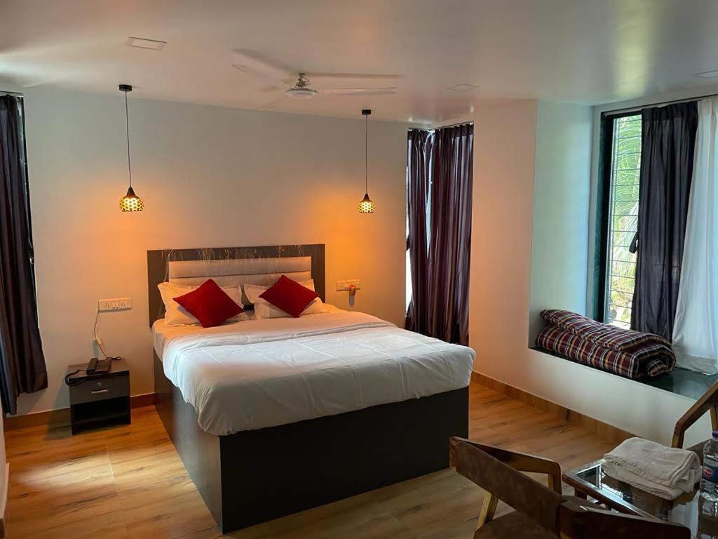 Bliss Rooms Alībāg Esterno foto
